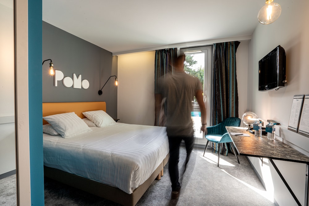 Room, Twin Beds