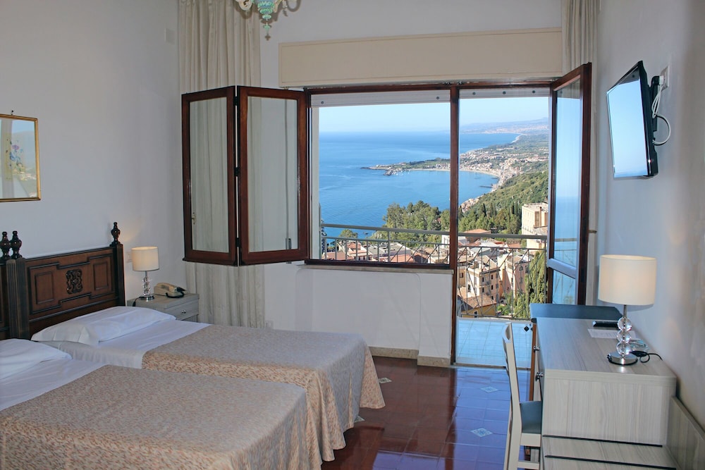 Mediterranee Hotel 23/63