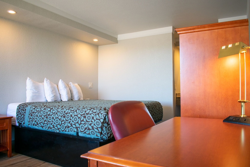 Days Inn By Wyndham Hillsboro Tx 16/37