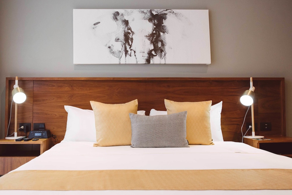 IT Boutique Hotel and Restaurant 24/73