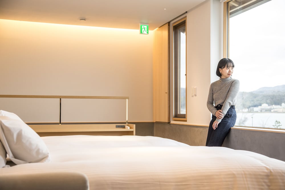 غرفة فاخرة بسريرين منفصلين بشرفة بحوض استحمام، Hotel Kitanoya 5/8