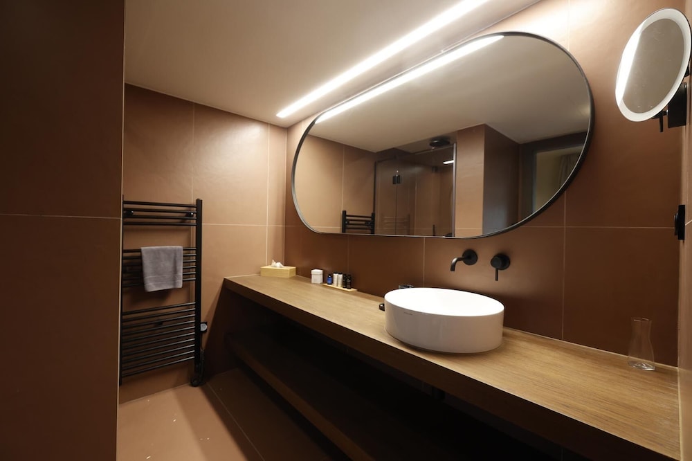 Amantes Villas And Suites 48/50