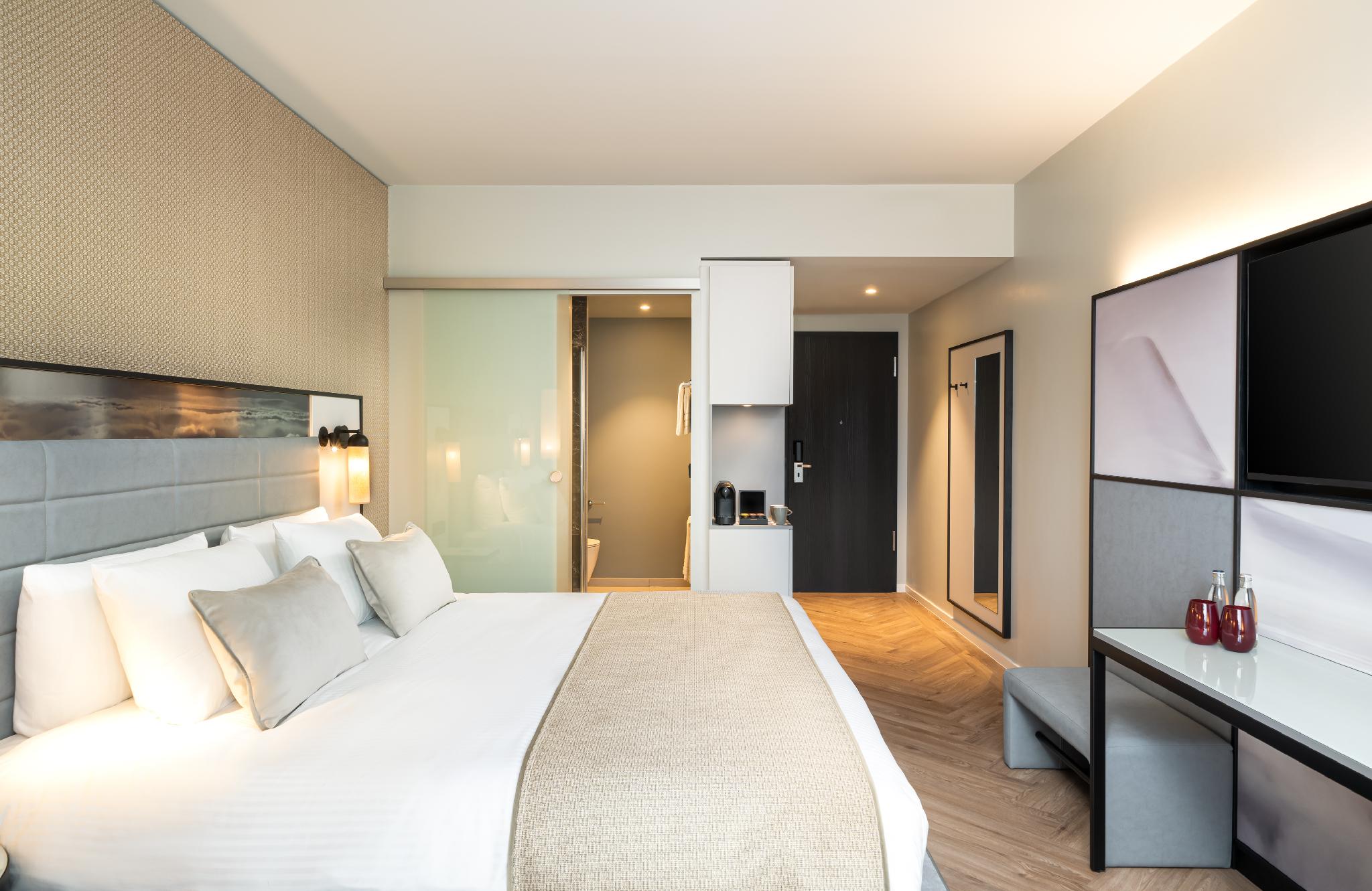 Junior Suite, Triple, Double Bed
