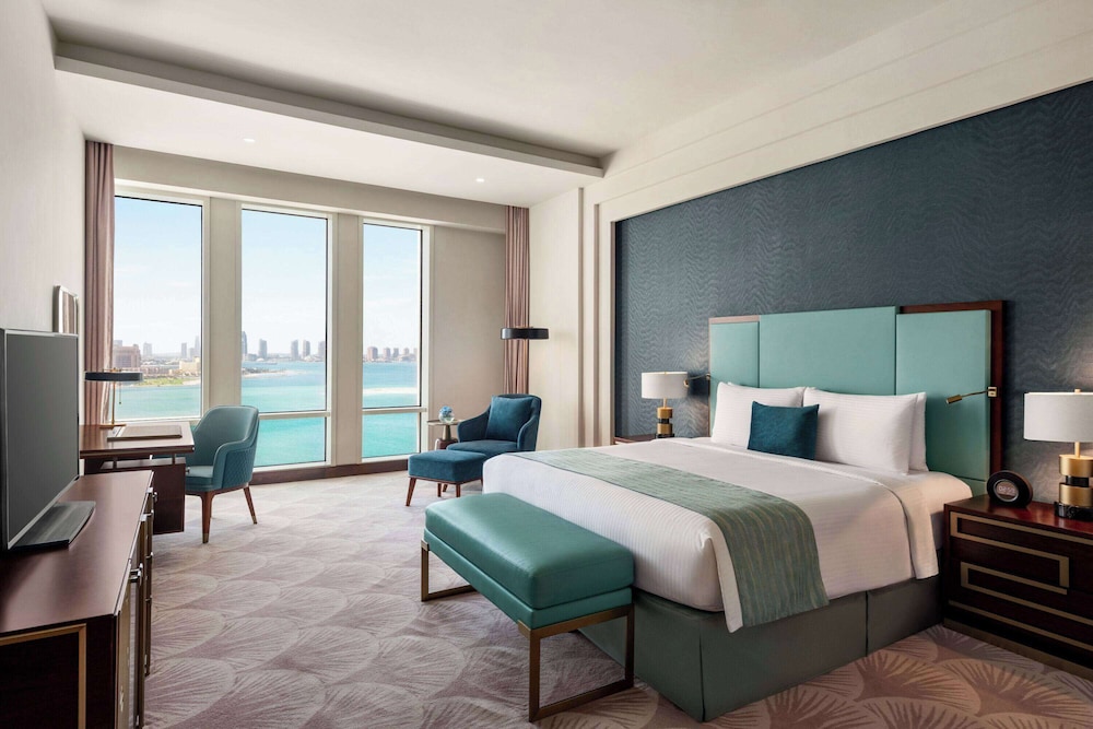Wyndham Grand Doha West Bay Beach 20/57