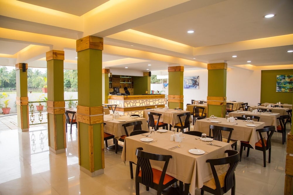 Red Fox Hotel Morjim 40/55