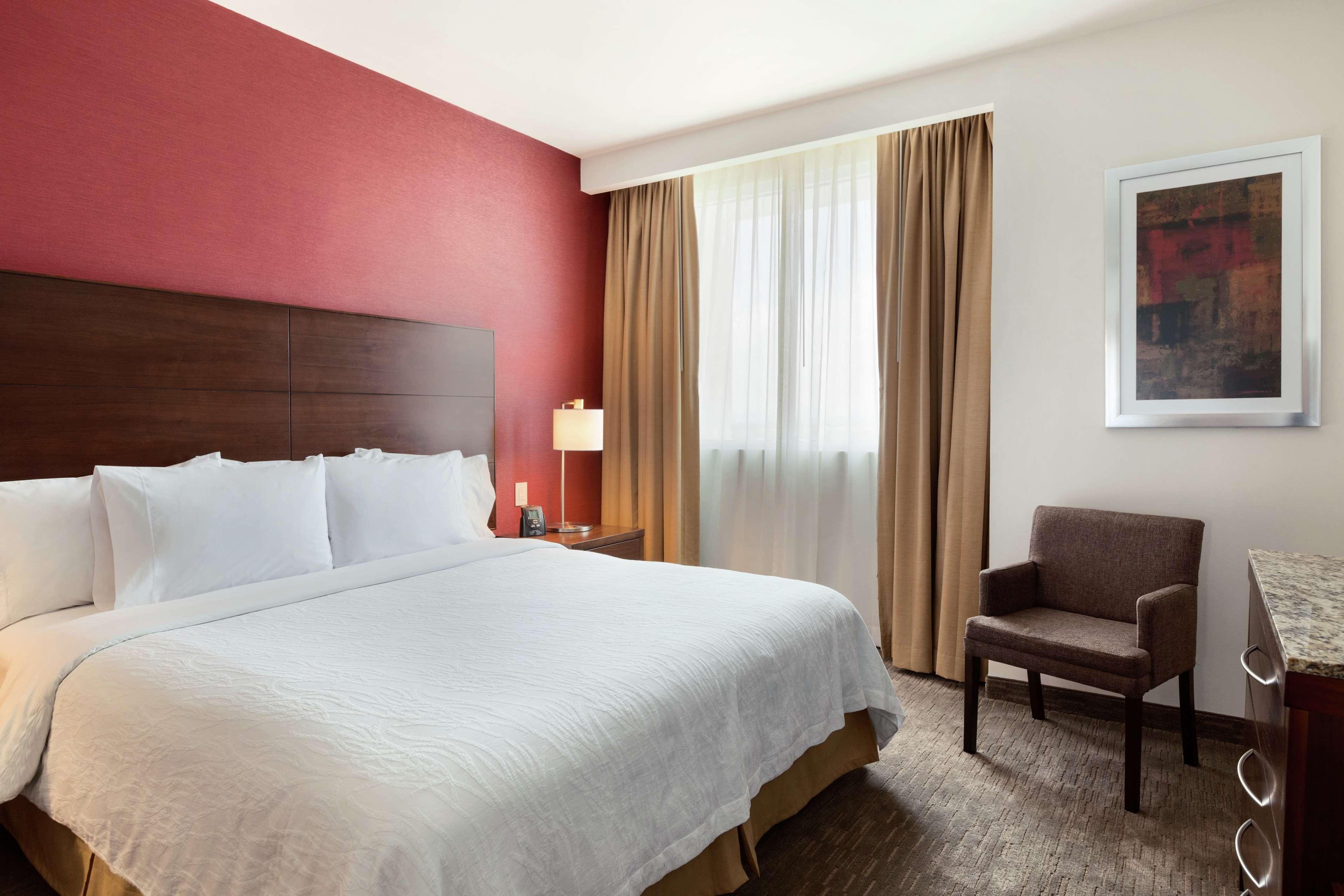1 BEDROOM, SUITE, KING BED, SOFA