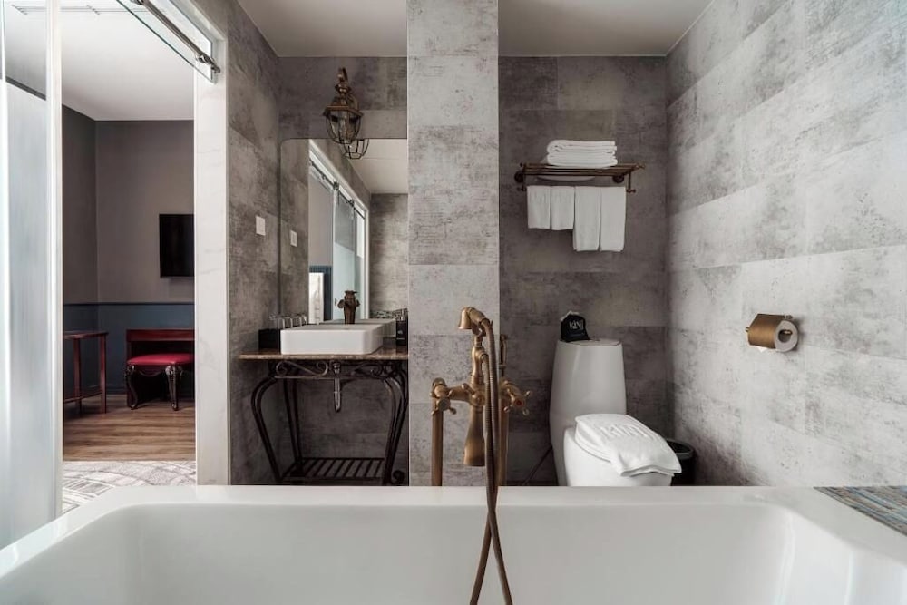 Kin Hotel Dong Du 64/64