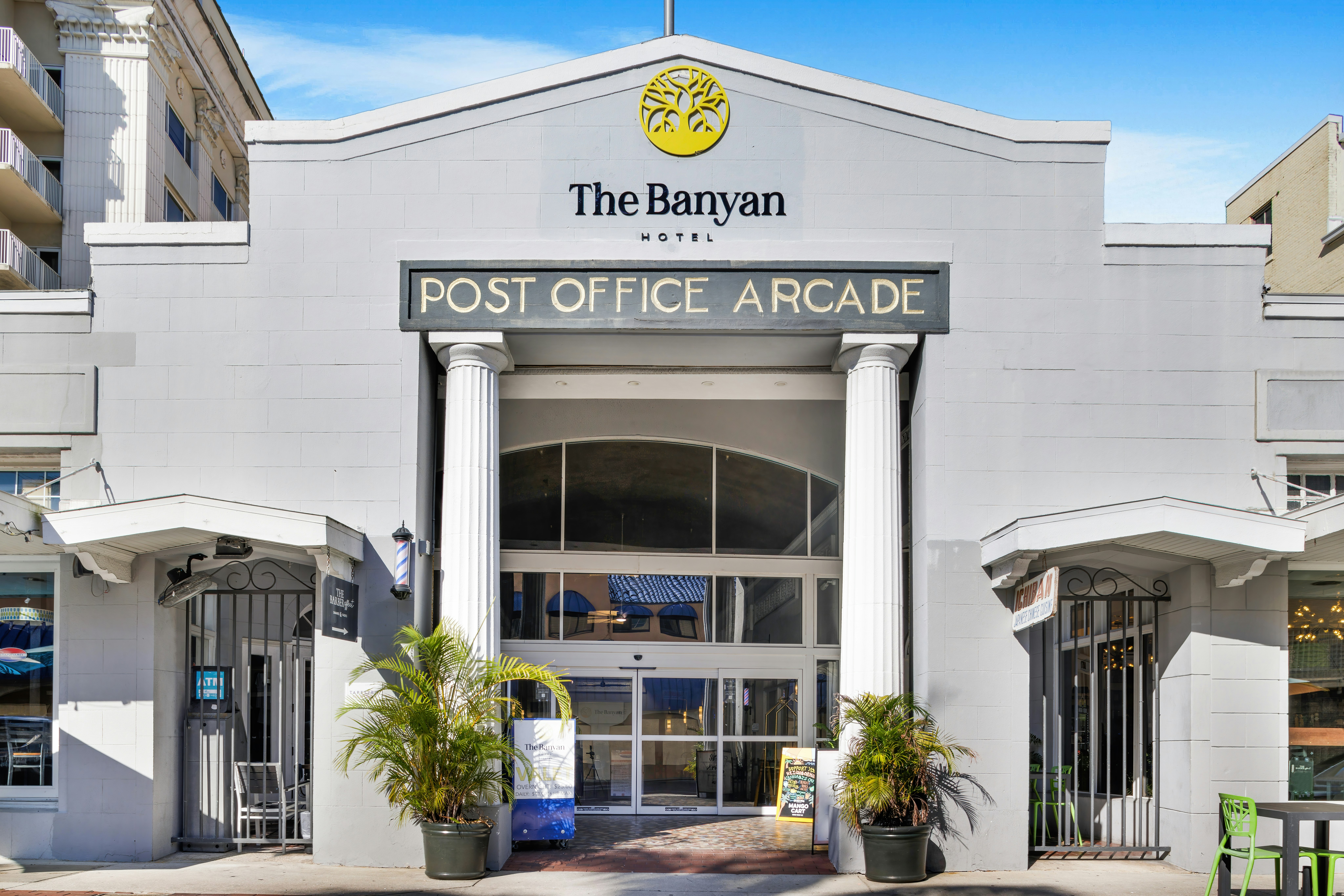 The Banyan Hotel Fort Myers Tapestry Collection By Hilton 1/39