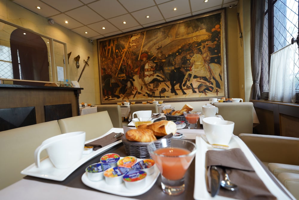 HOTEL DU CHATEAU 39/53