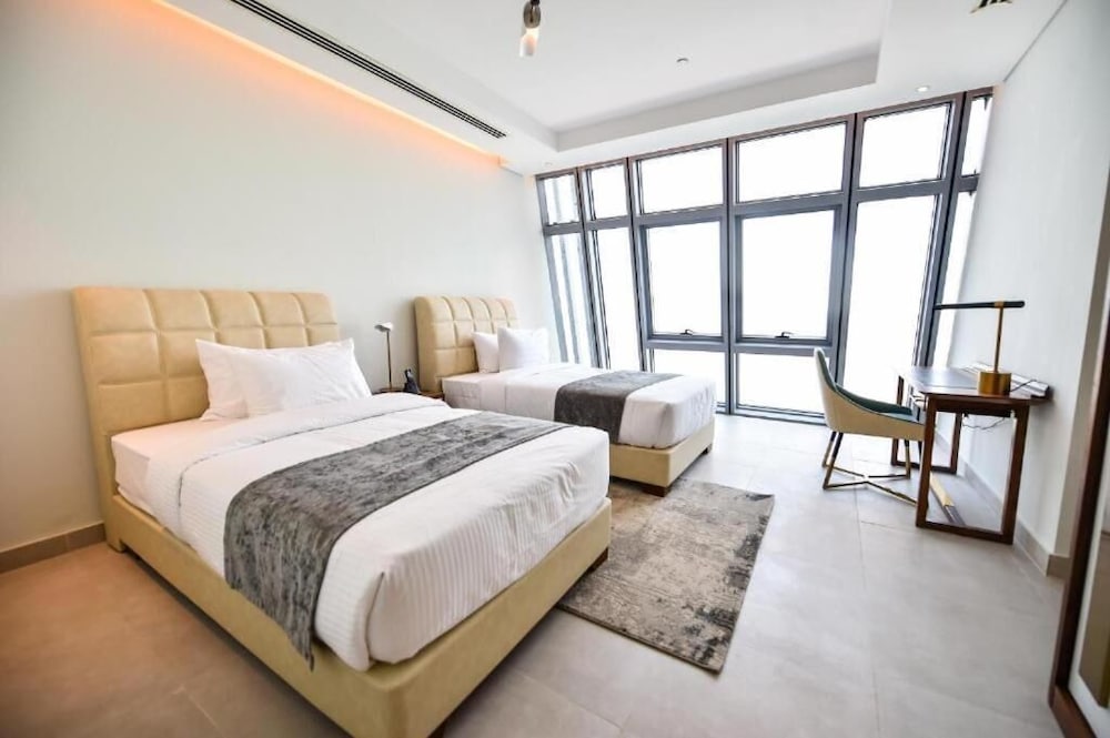 DELUXE, TWIN BEDS