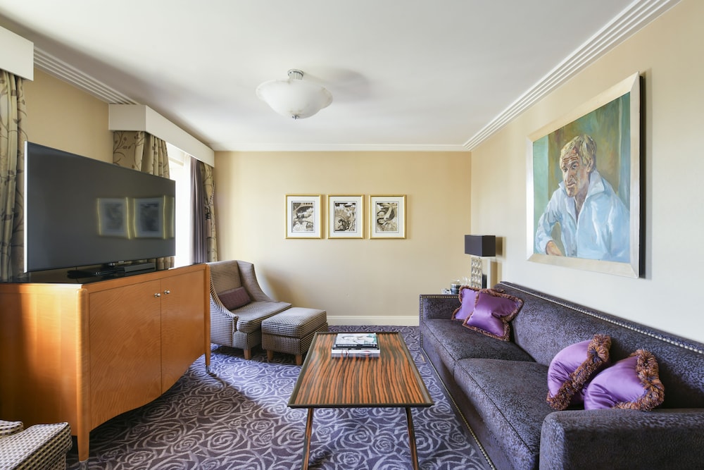 The Savoy Hotel 30/50