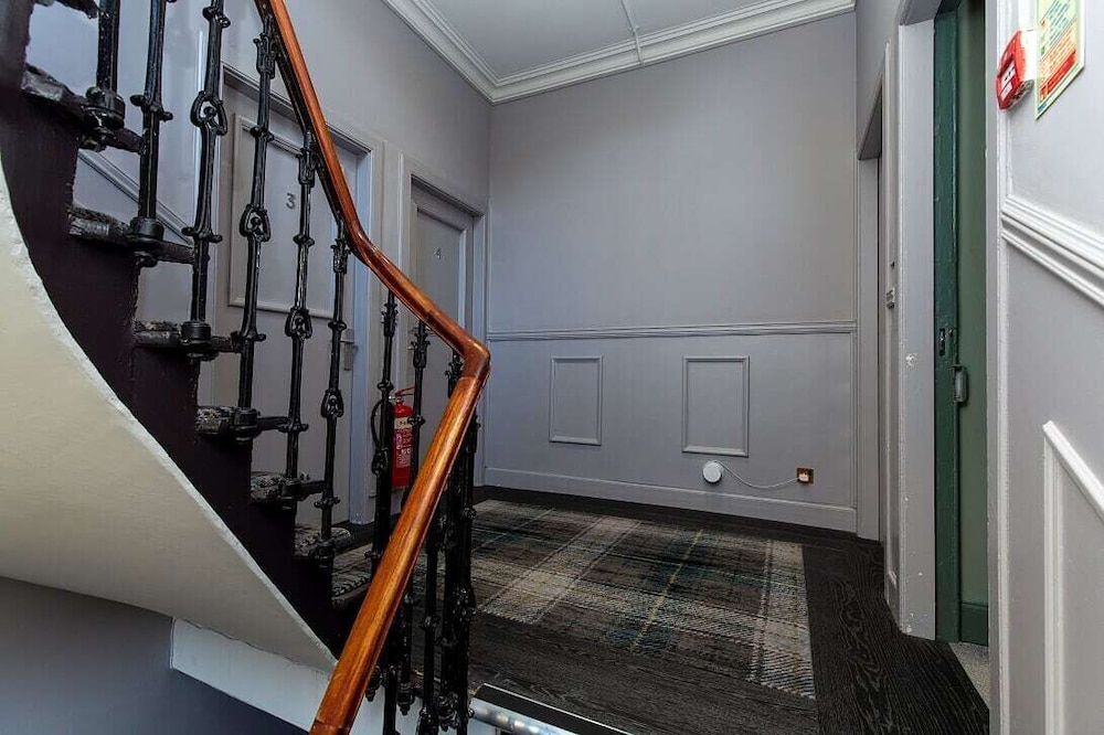 Whisky Vaults Hotel 27/50