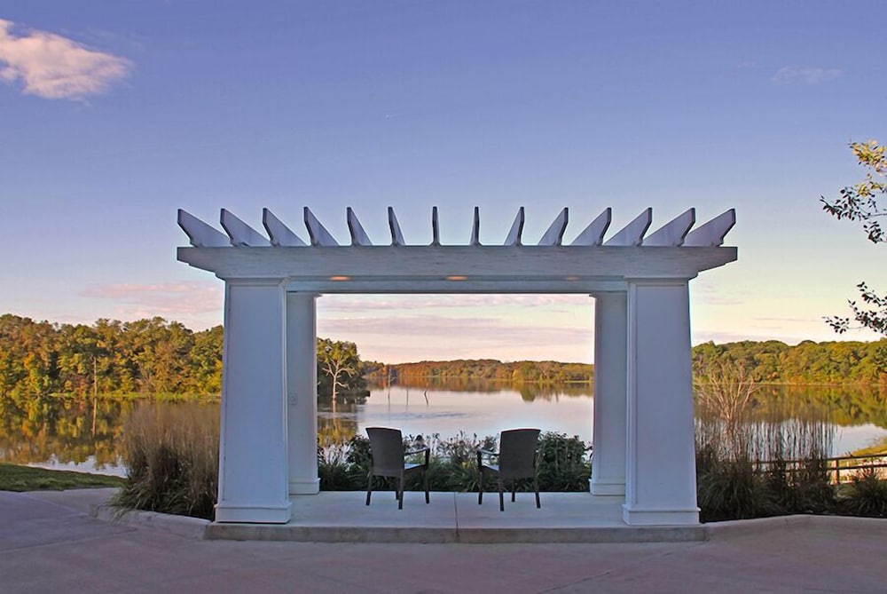 Lakeside Hotel Casino, a Travelodge by Wyndham 7/52