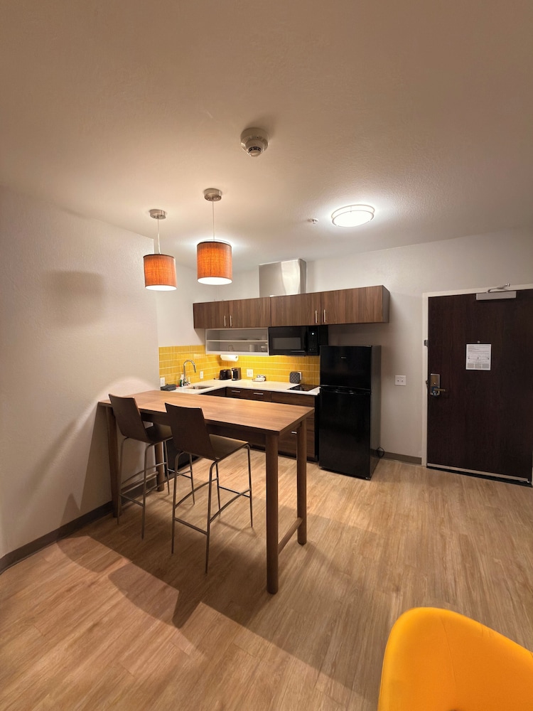 Mainstay Suites - Oklahoma City Airport 10/56