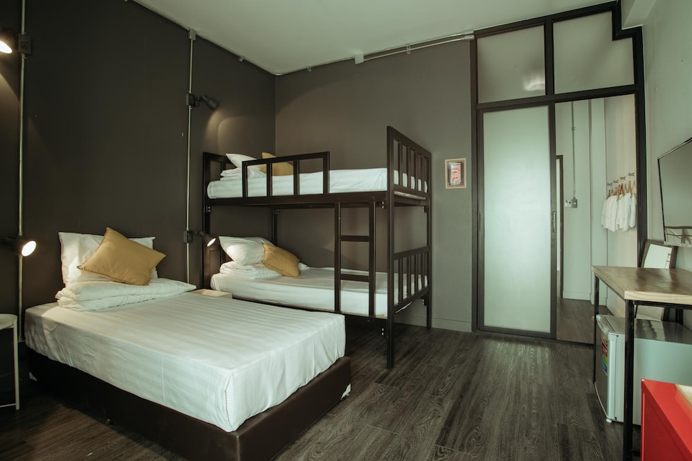 J Poshtel Chiangmai 11/48