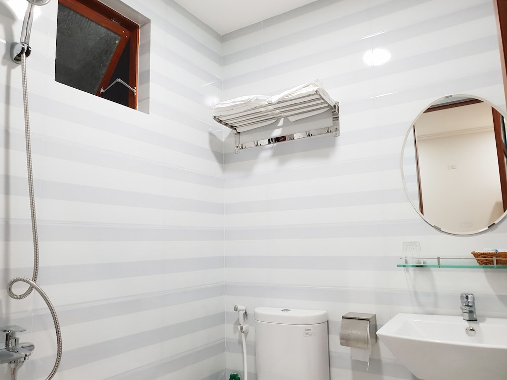 Quy Nhon Center Hotel 36/38