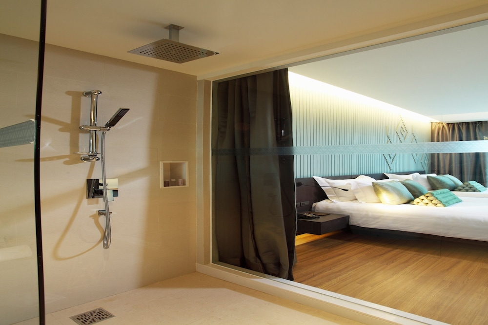 AVANI Khon Kaen Hotel and Convention Centre 18/69