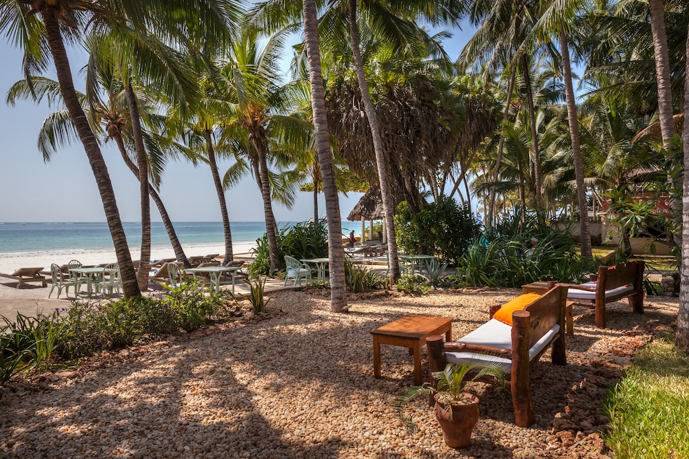 Blue Marlin Beach Hotel 41/50