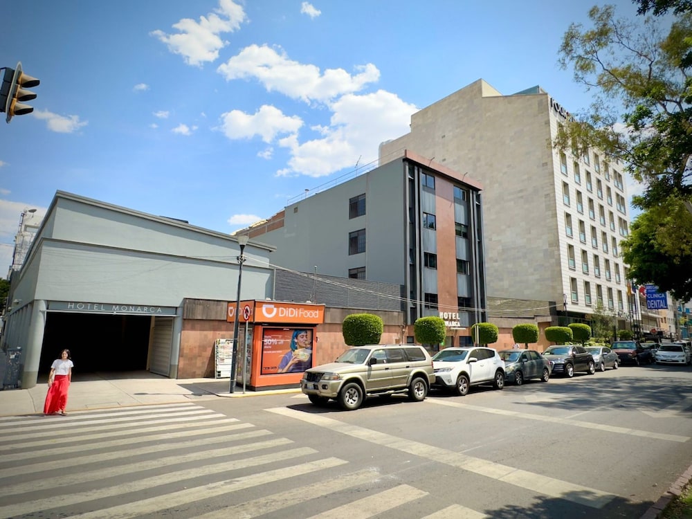 Hotel Monarca 27/33