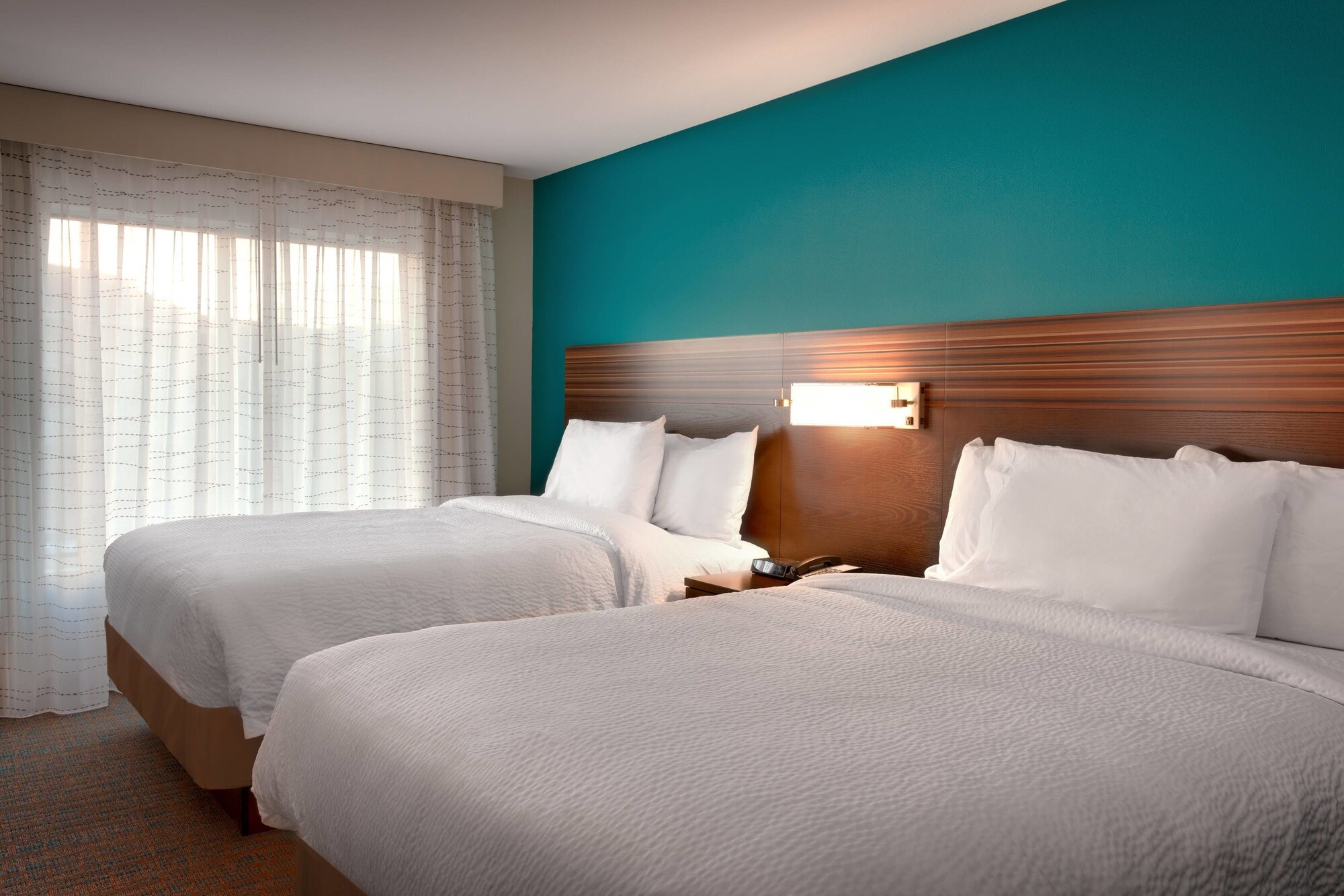 1 BEDROOM, SUITE
