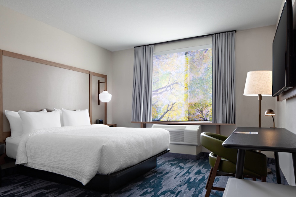 Fairfield Inn & Suites By Marriott Fayetteville 6/18