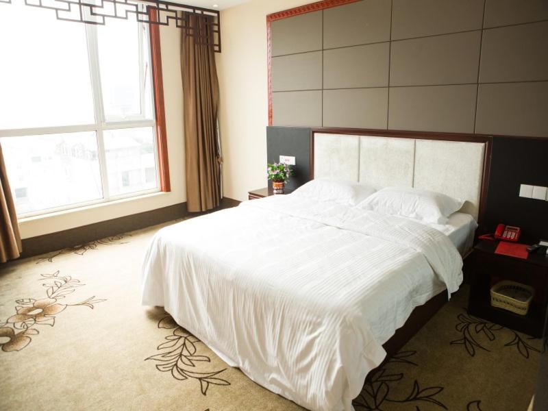 GreenTree Inn Zaozhuang Shanting JinkeGuoji Yijiaren Hotel 38/59