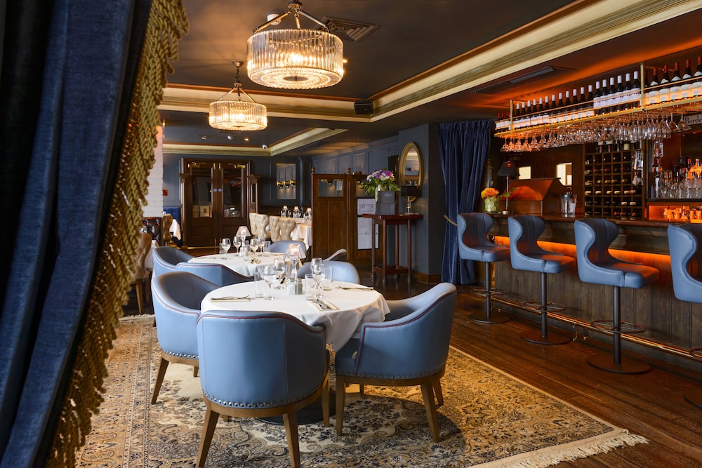 Kilkenny Hibernian Hotel 49/57