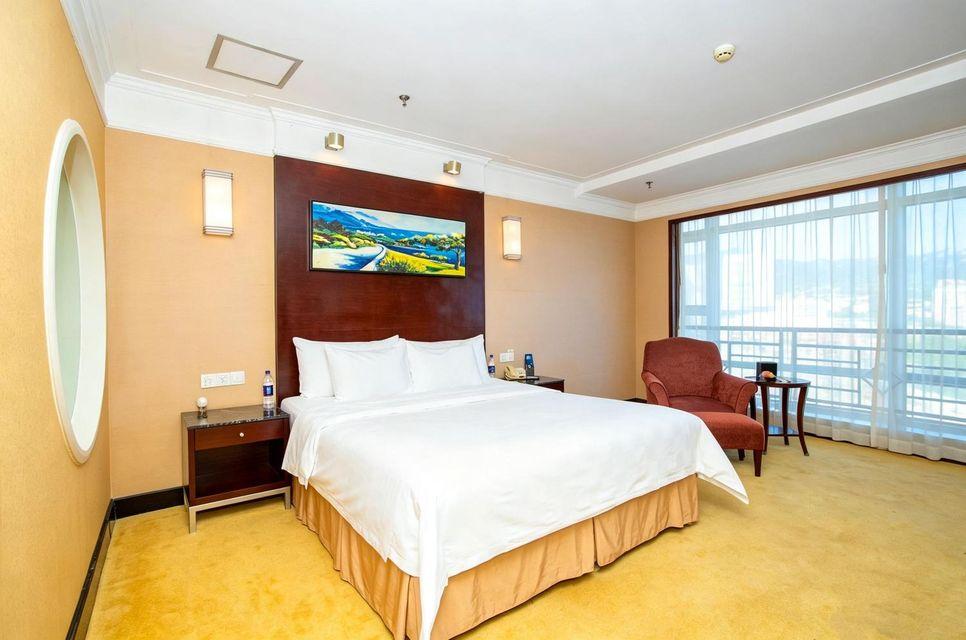 Deluxe, Double Bed
