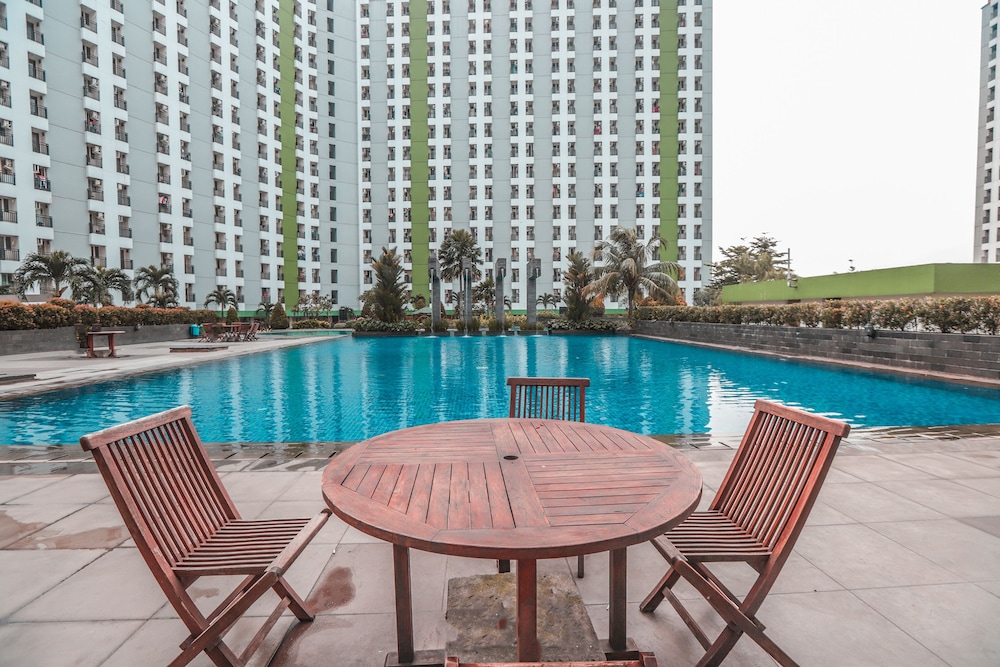 OYO 498 Green Lake View Ciputat 52/65