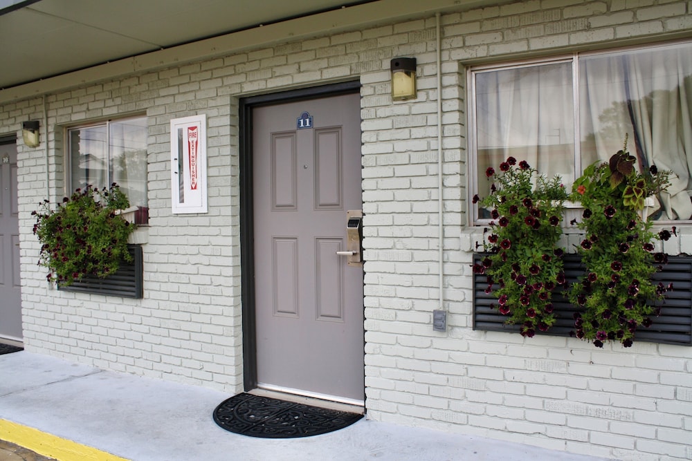 Budget Inn Jonesboro 4/32