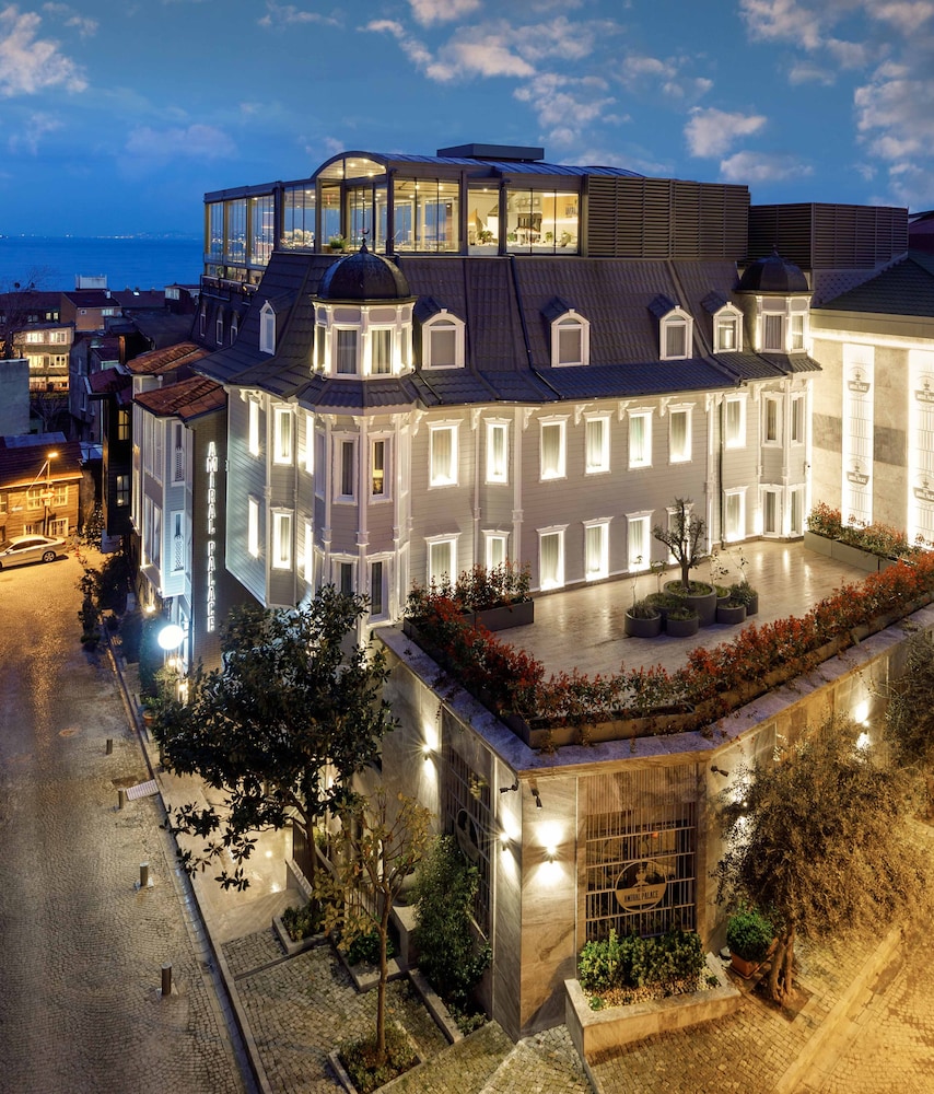 Amiral Palace Boutique Hotel 3/74