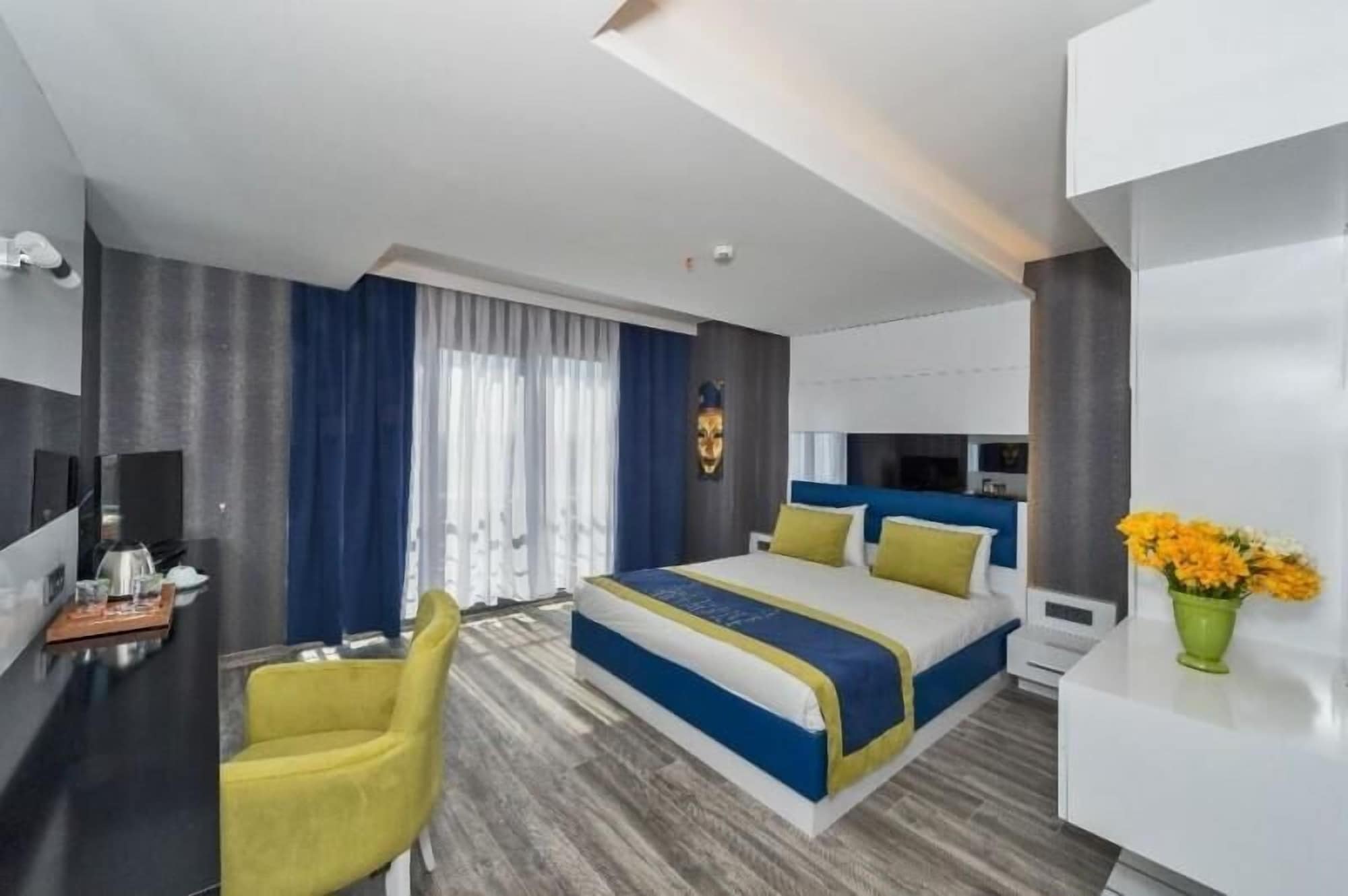 DELUXE, DOUBLE BED