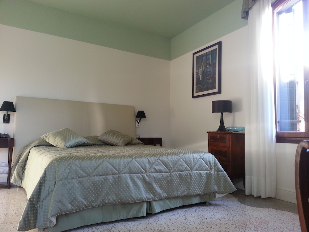 SUPERIOR, DOUBLE BED