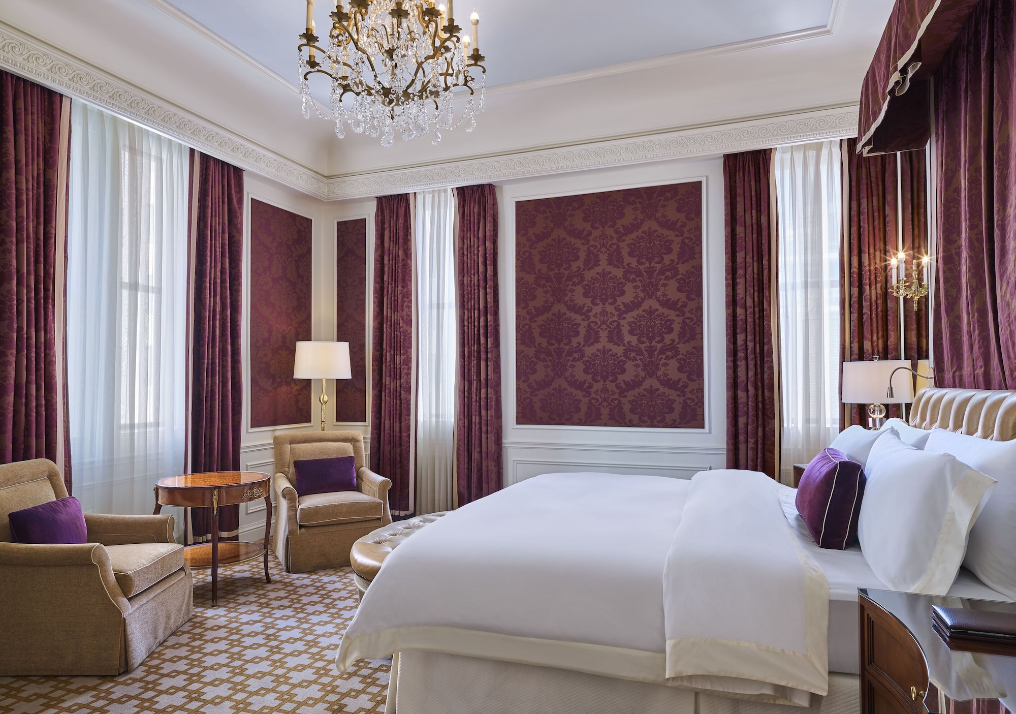 2 BEDROOMS, SIGNATURE, LUXURY, SUITE, MULTIPLE BEDS, CITY VIEW, 2 BATHROOMS