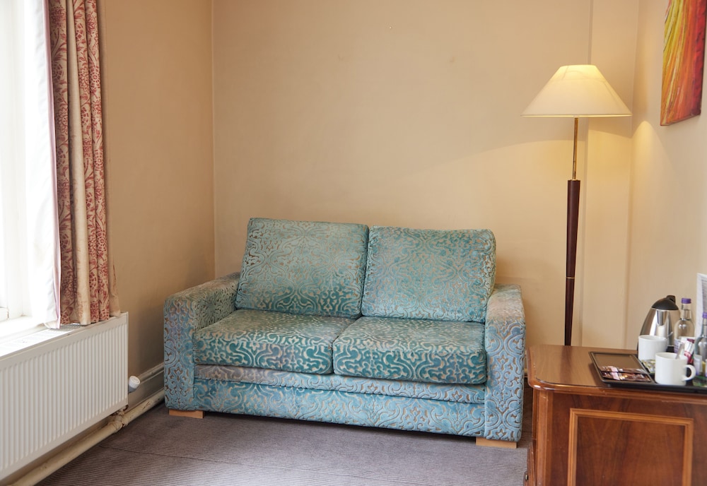 The George Hotel 27/57