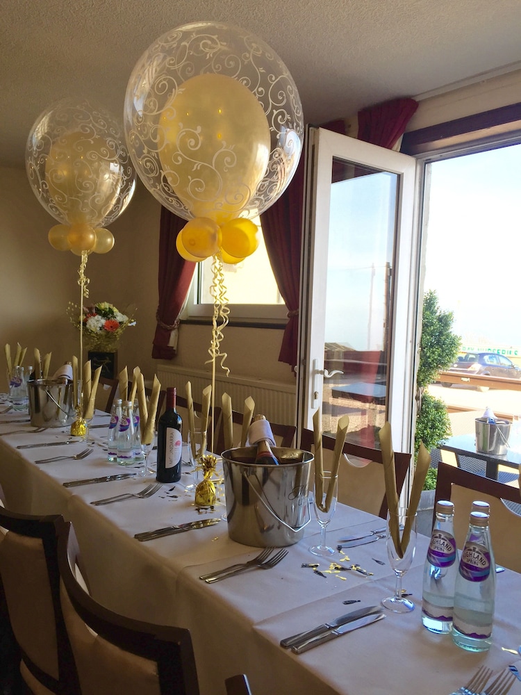 Cove Bay Hotel 43/60