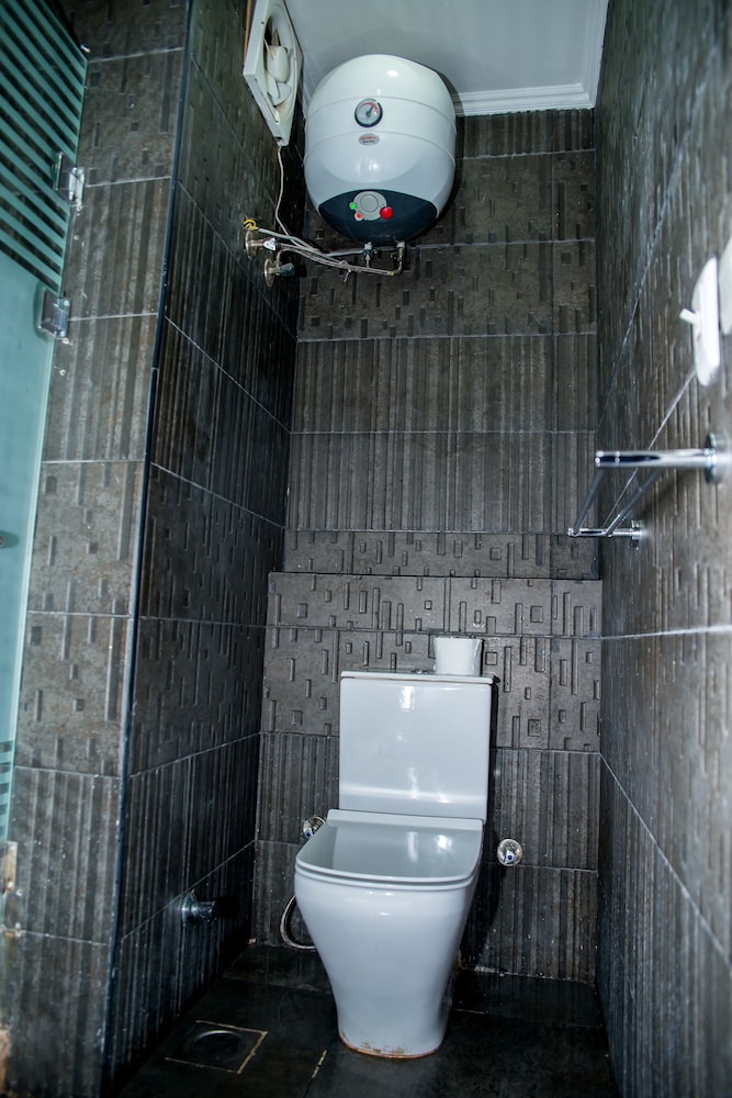 Marvel Stone Hotel 35/38