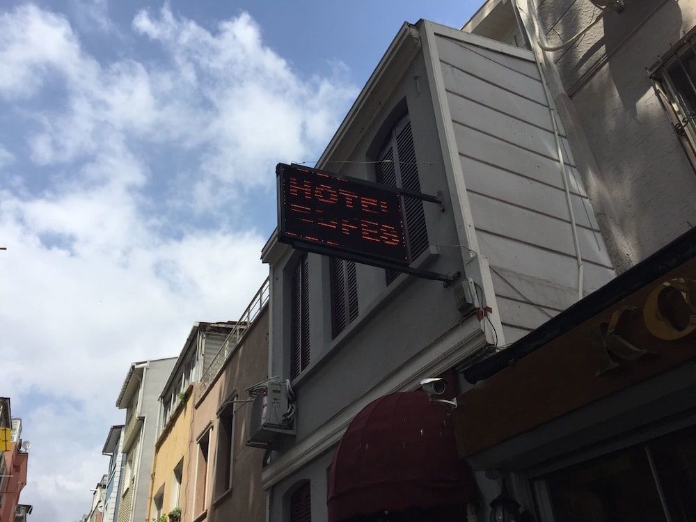 Bufes Hotel 4/55
