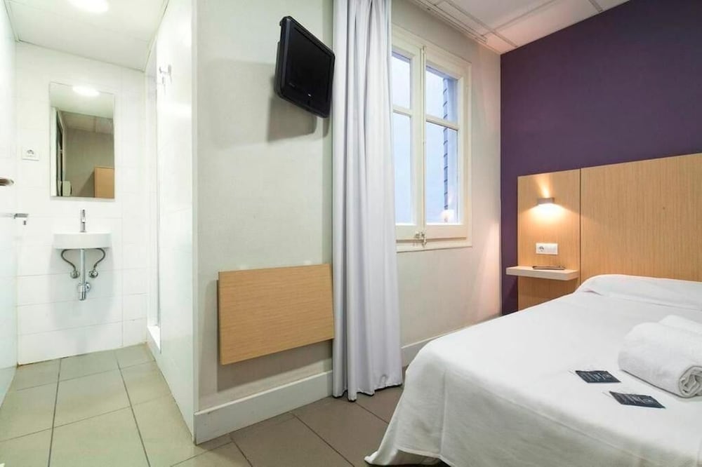 Hostal DingDong Putxet 12/18