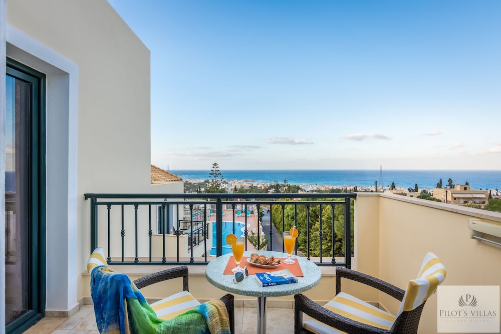 Pilots Villas Luxury Suites 33/48