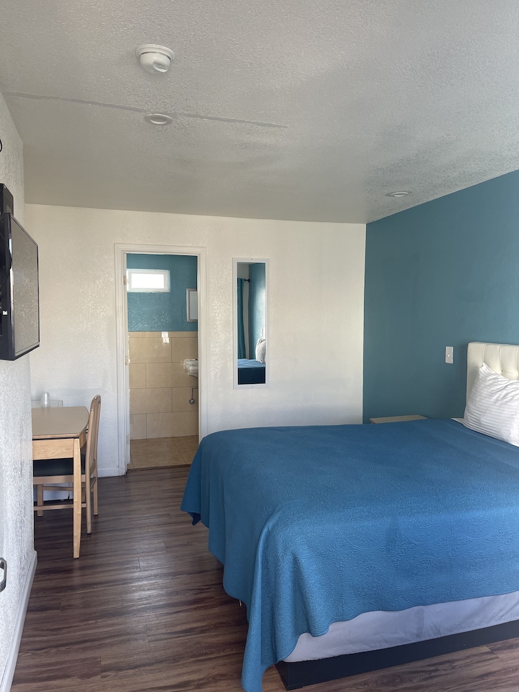 Geneva Motel Daly City 11/25