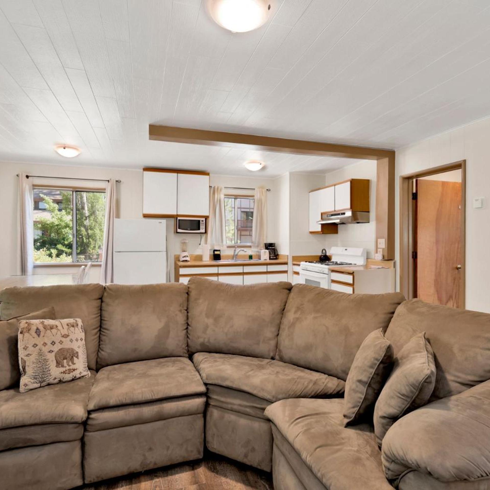 Twin Pines Family Cabin by Big Bear Vacations 15/28