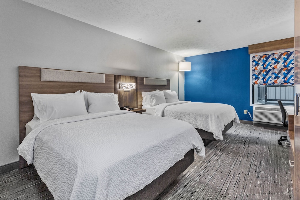Holiday Inn Express New Albany 16/59