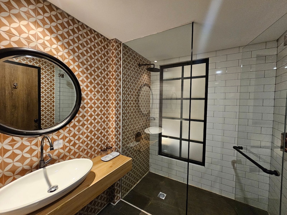 Hotel FortunaGrande Jember 60/61