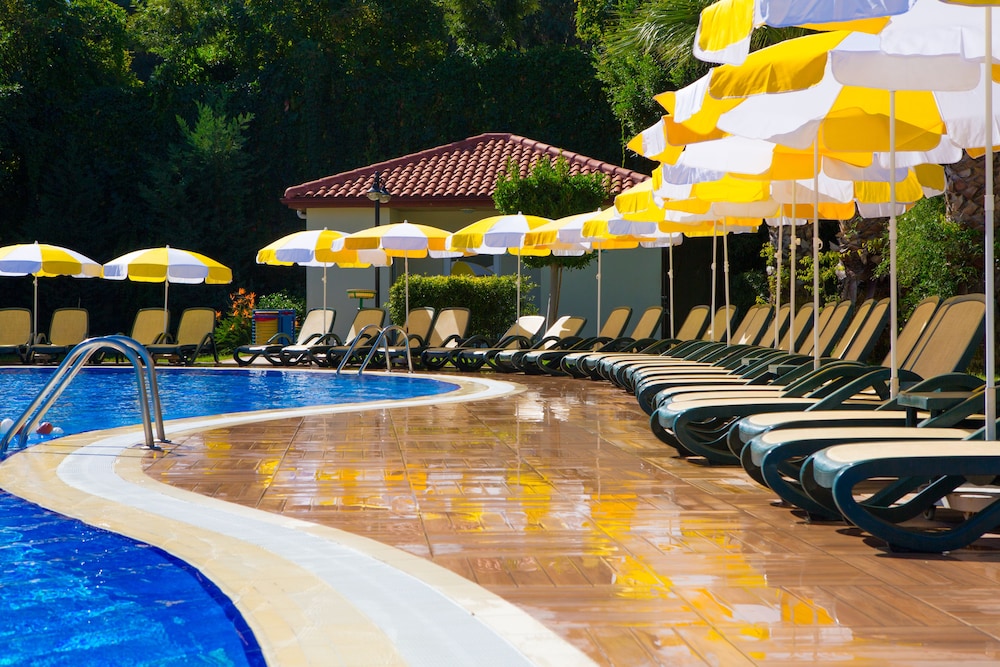 Gardenia Beach Hotel 23/28