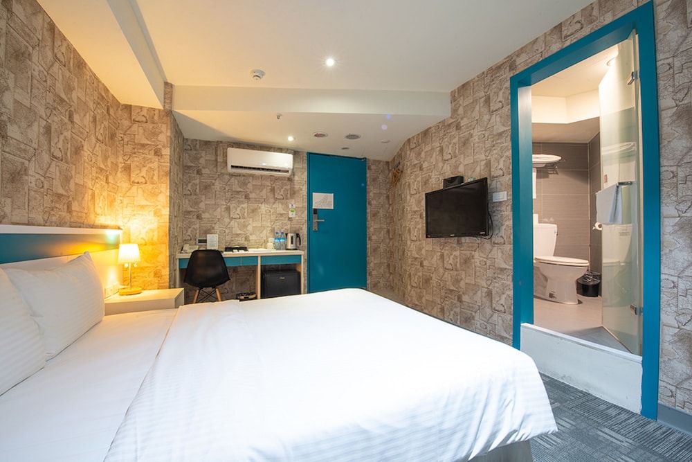9ine hotel 12/63