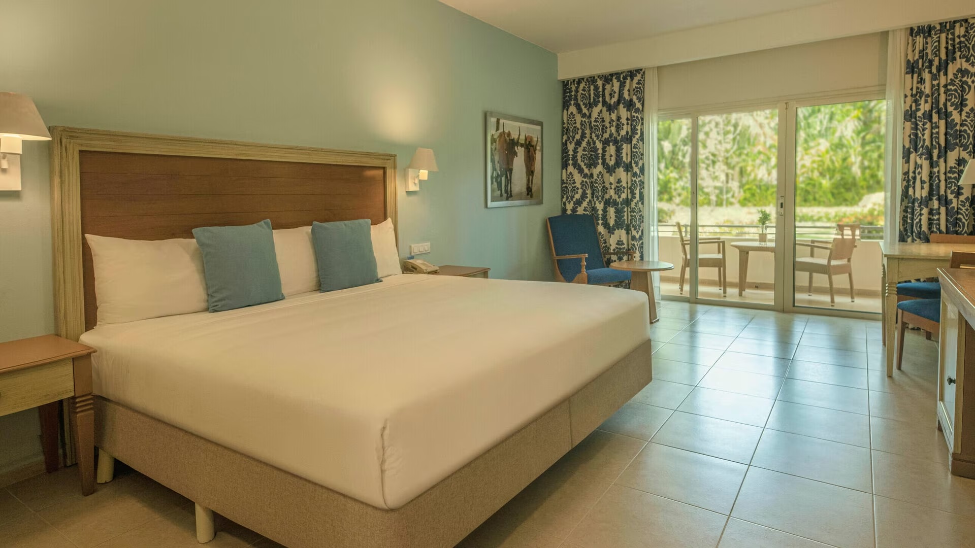 Premium, Near the Pool