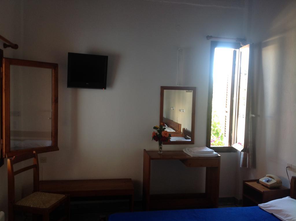 Porto Galini 9/20