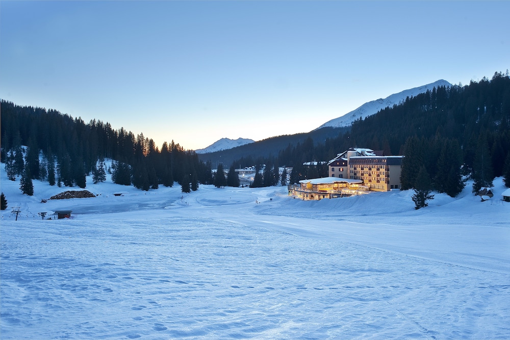 Th Madonna Di Campiglio Golf Hotel 69/74
