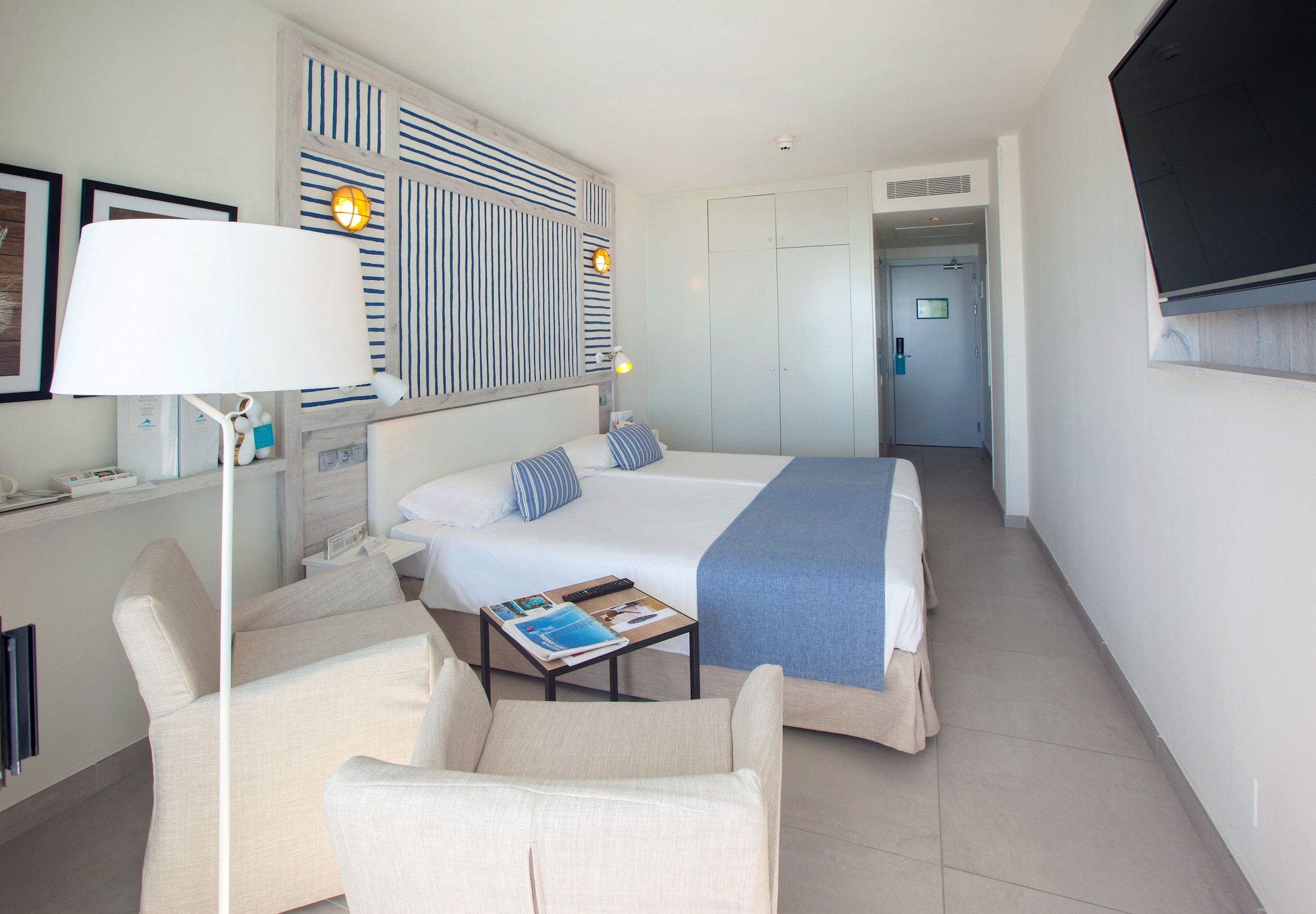 DELUXE, TWIN BEDS, WITH VIEW, BALCONY